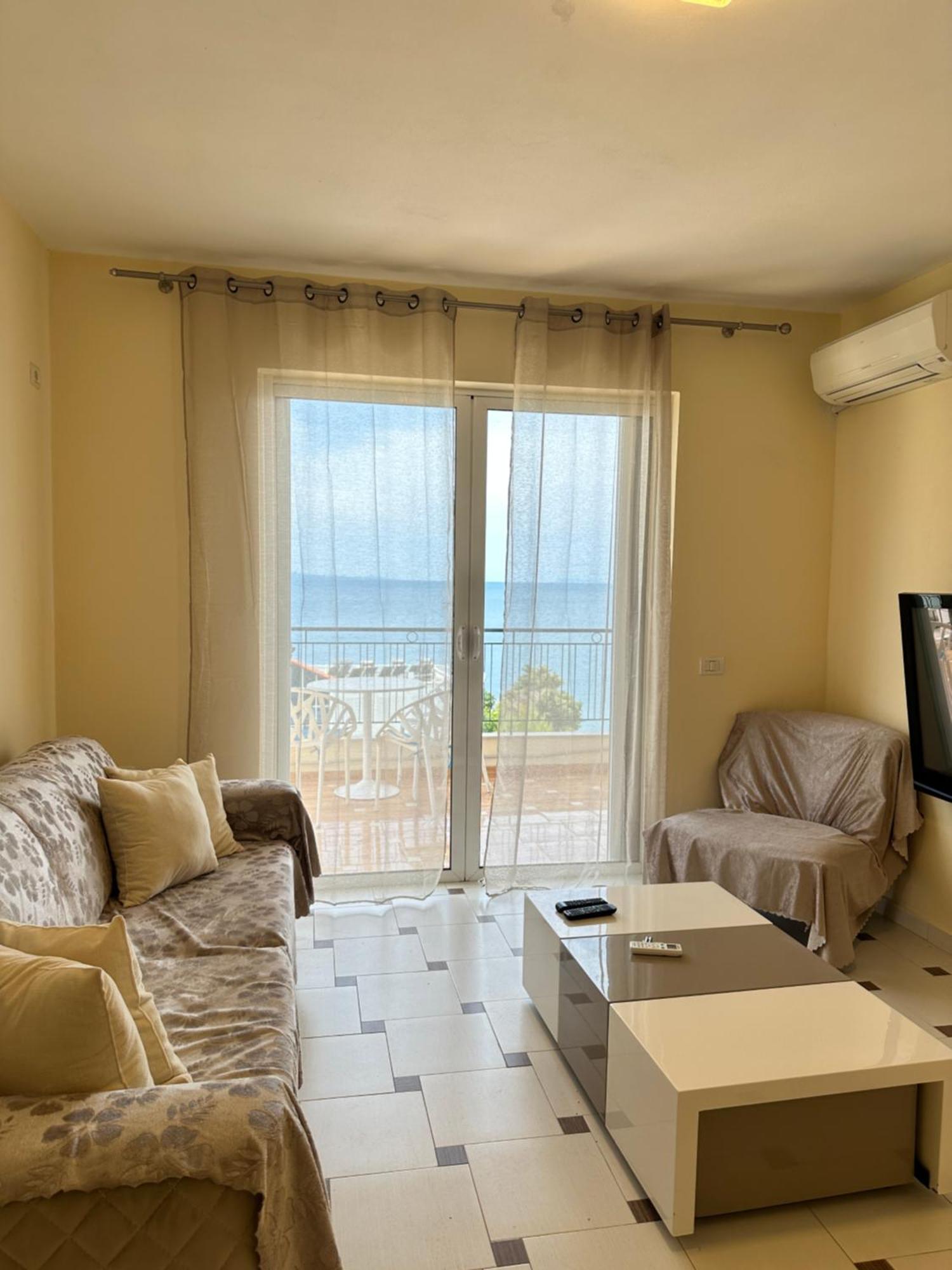 White Sea View Residence 2 Sarande Exterior photo